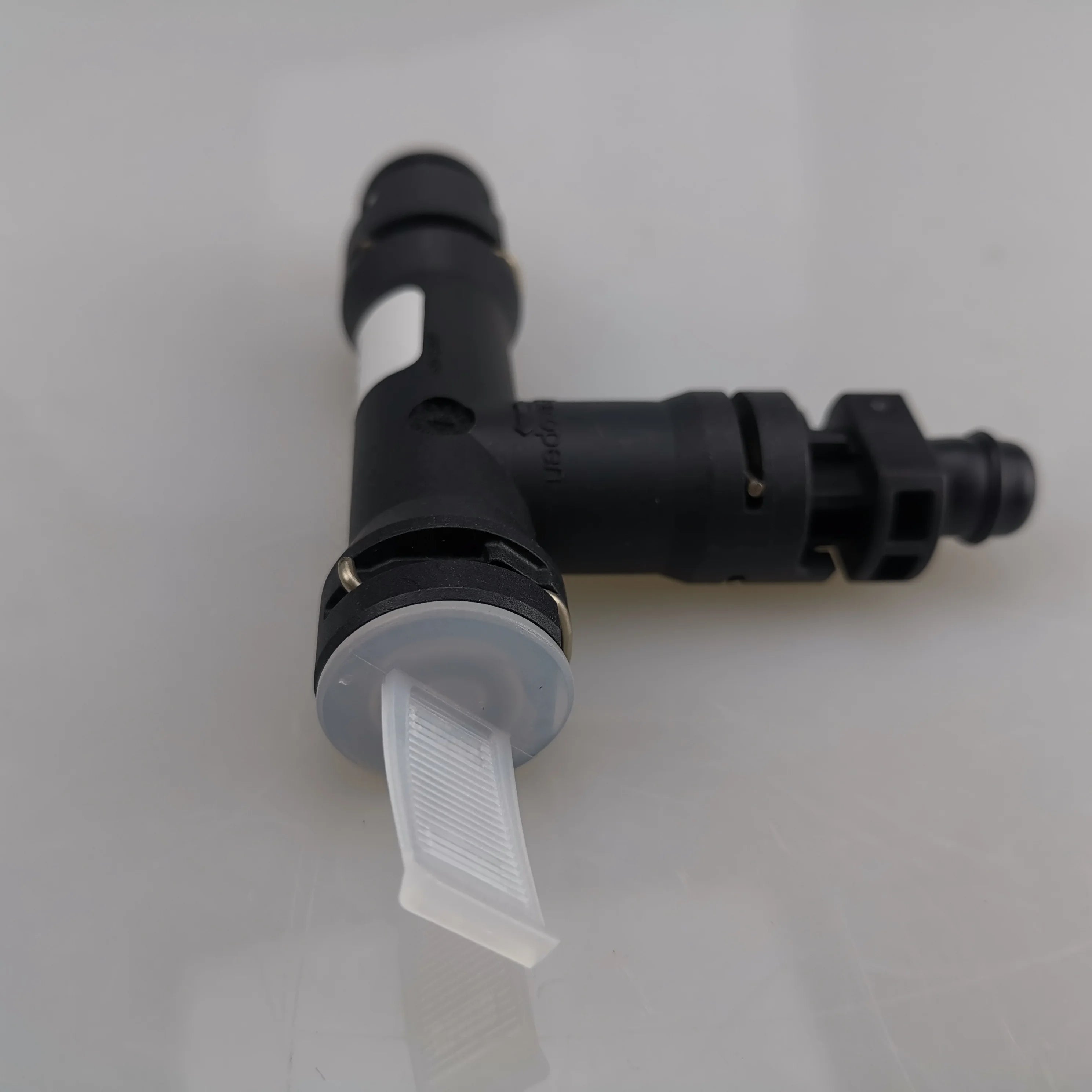 SAIC MAXUS V80 CSC Vent Connector C00015257