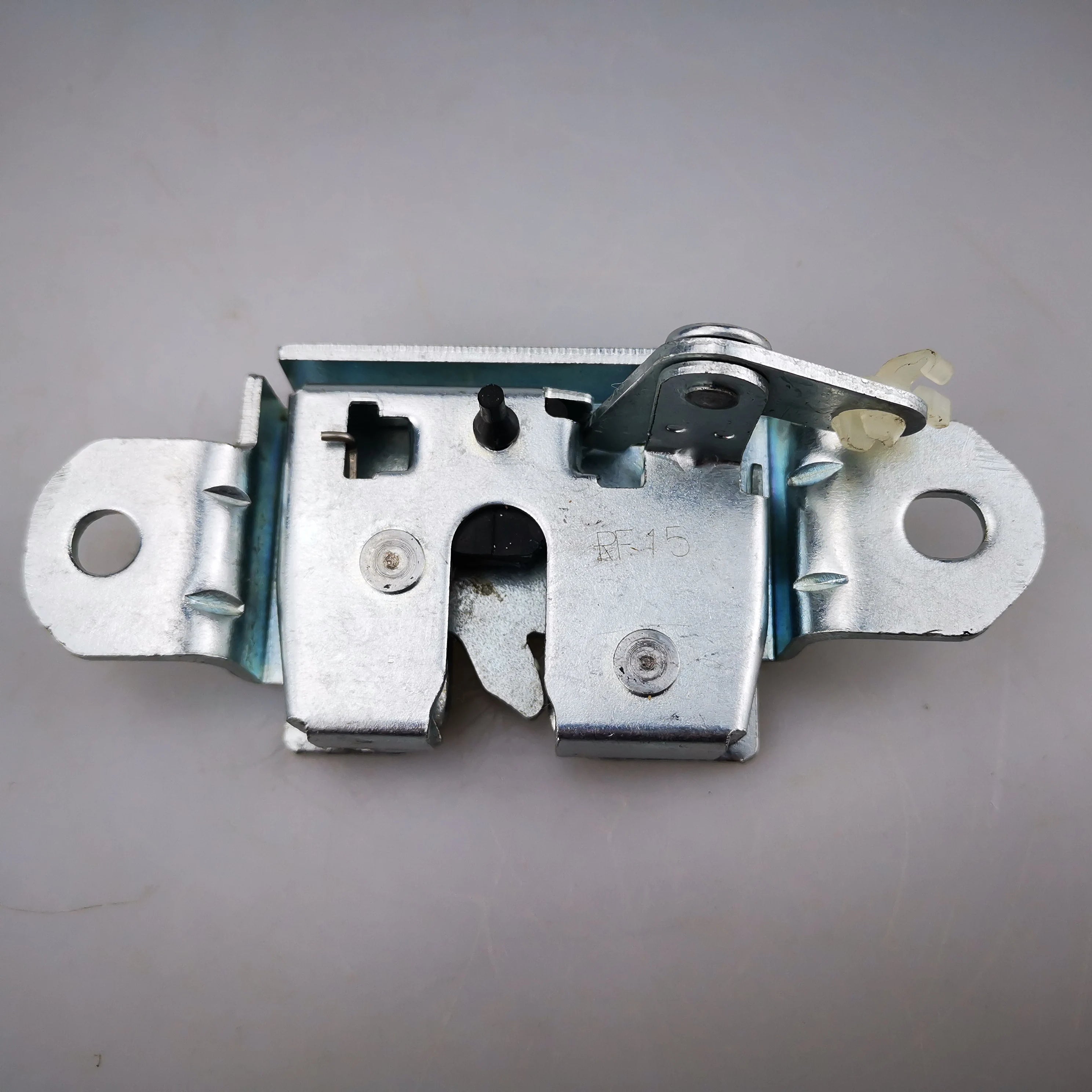 SAIC MAXUS T60 Original Rear Baffle Lock Body C00100148 C00100149