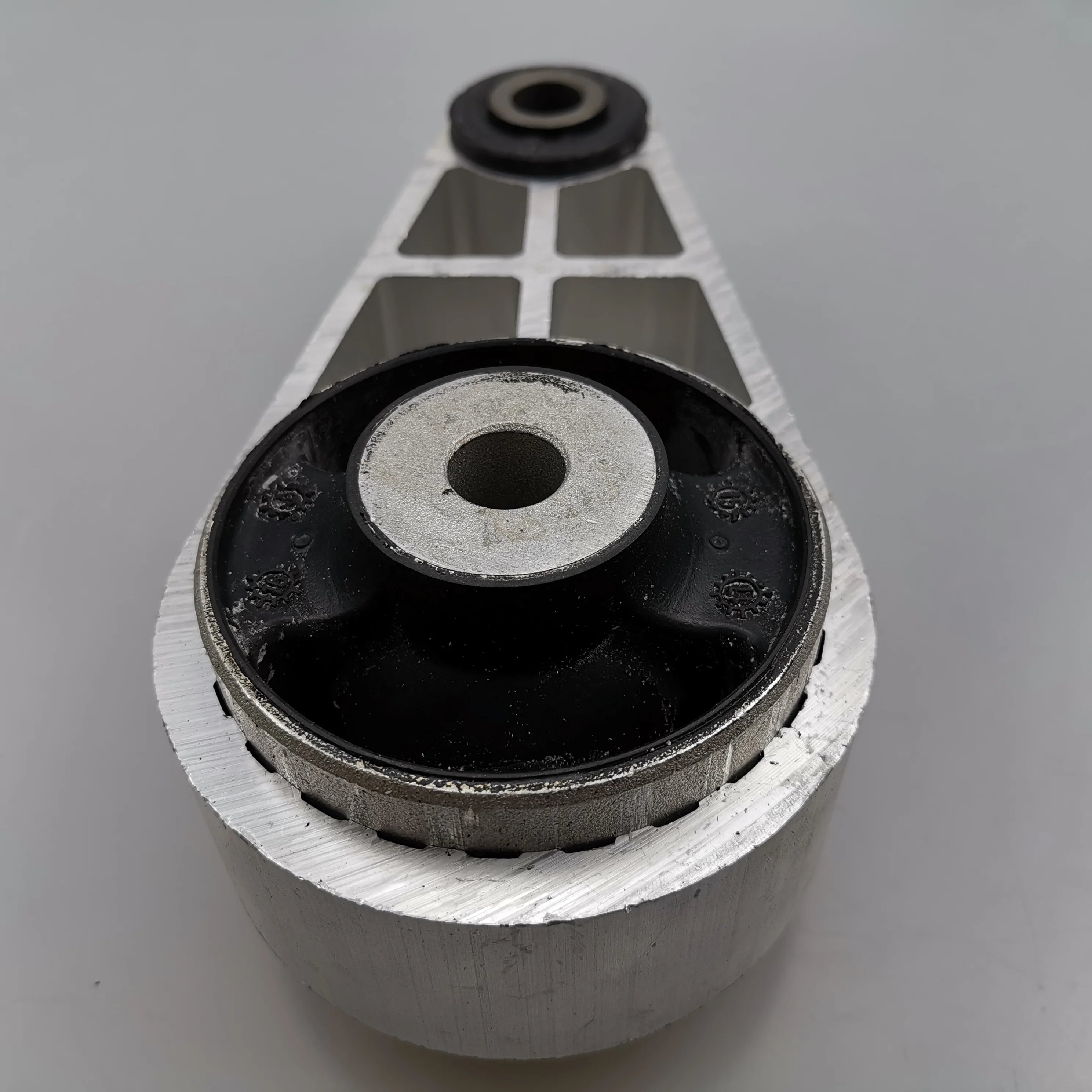 SAIC MAXUS V80 Rear Engine Support C00002354