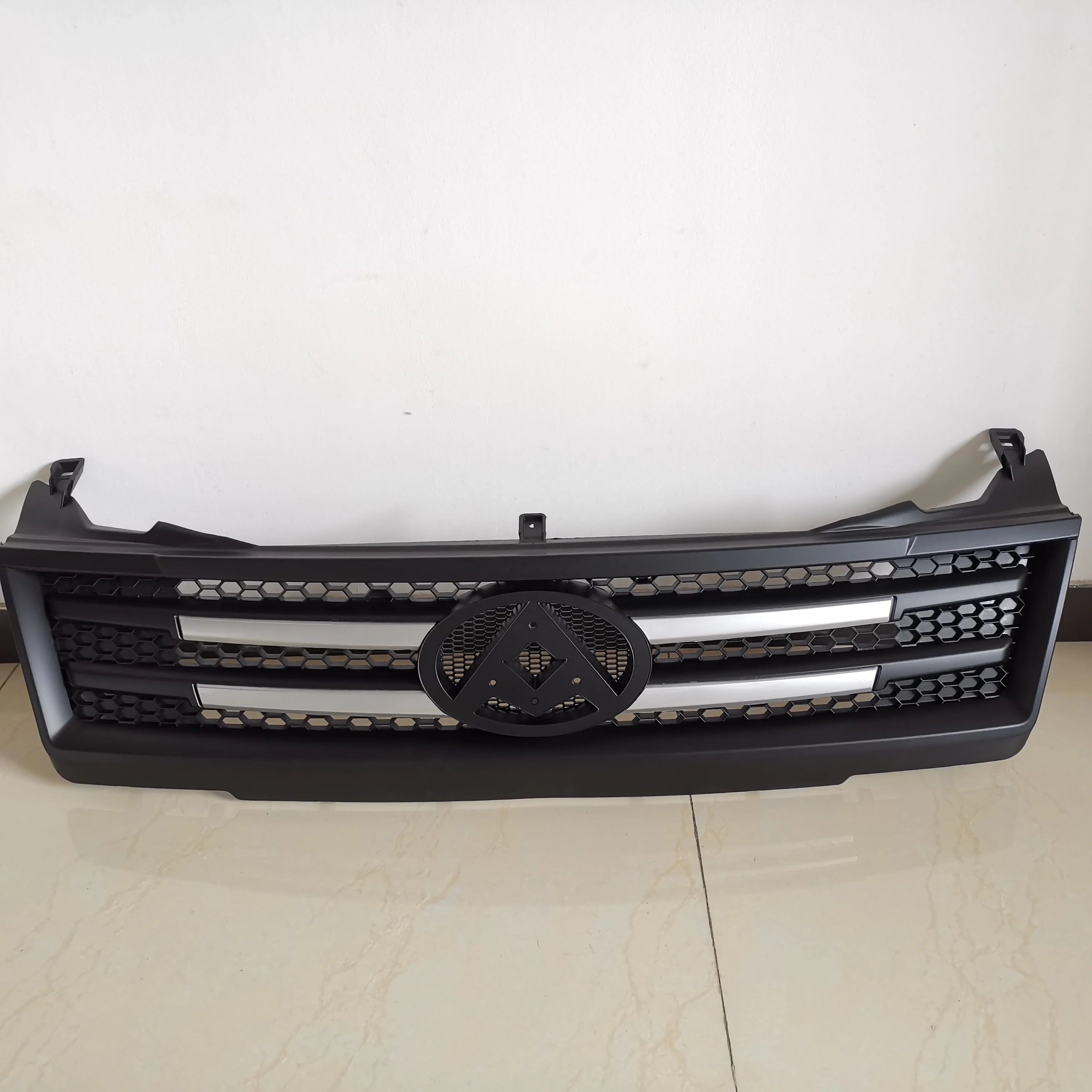 SAIC MAXUS V80 High Quality Front Grille Assembly C00000113