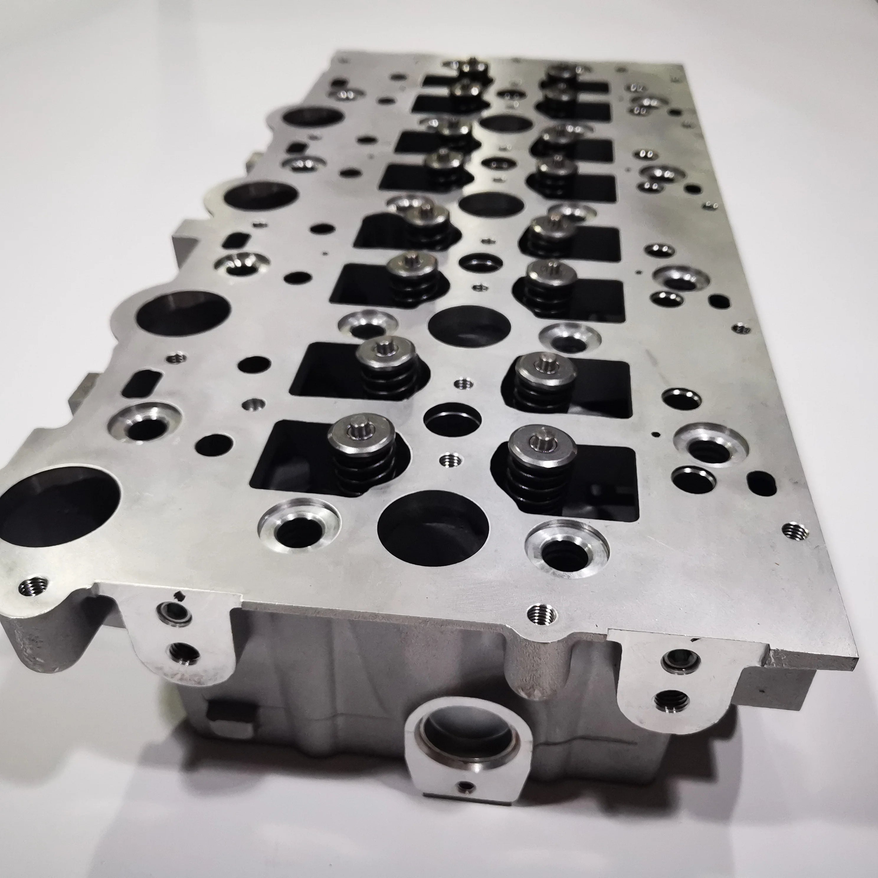 SAIC MAXUS V80 Euro V Original Cylinder Head Assembly S00009595+04