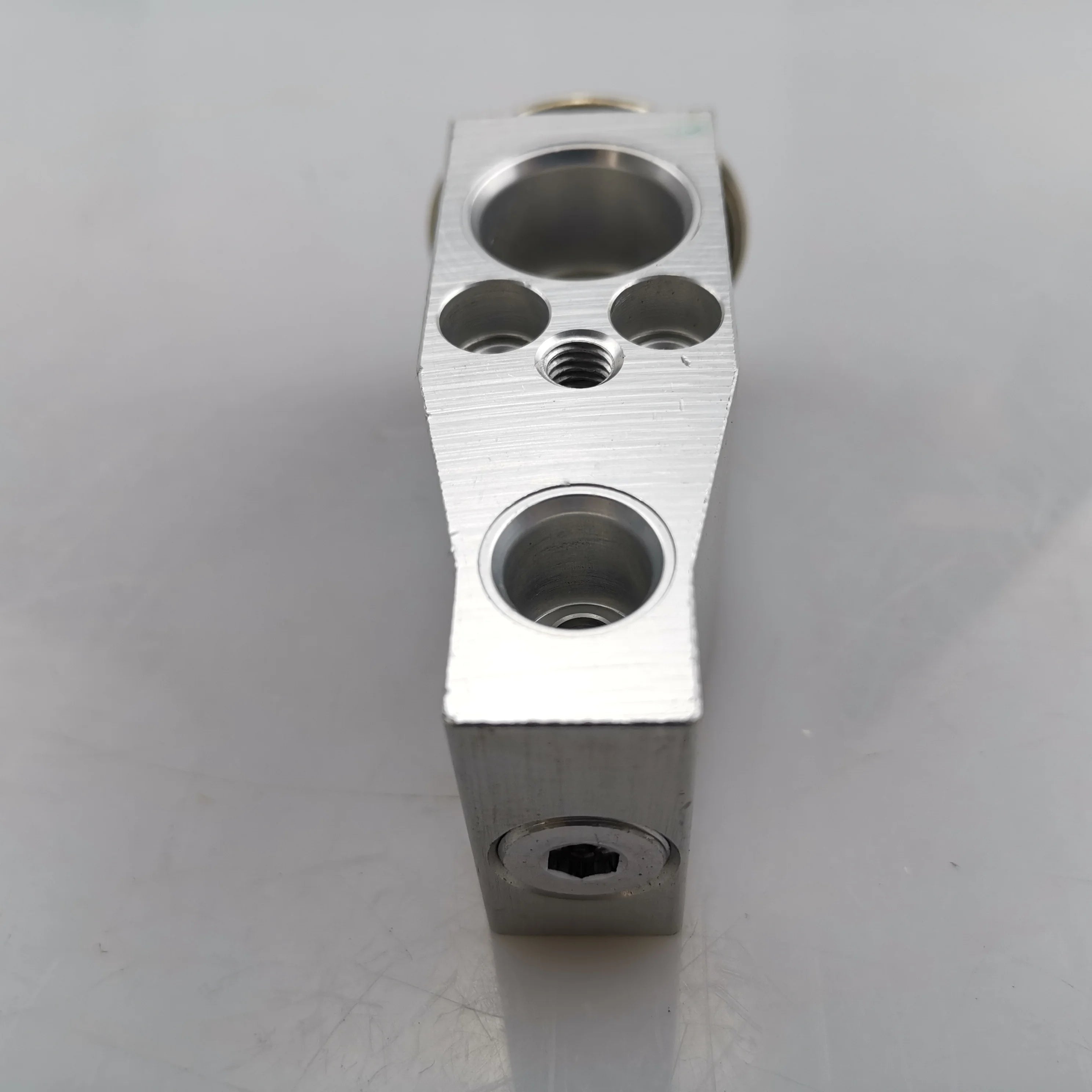 SAIC MAXUS G10 Original Air Conditioning System Expansion Valve C00027256 C00074200
