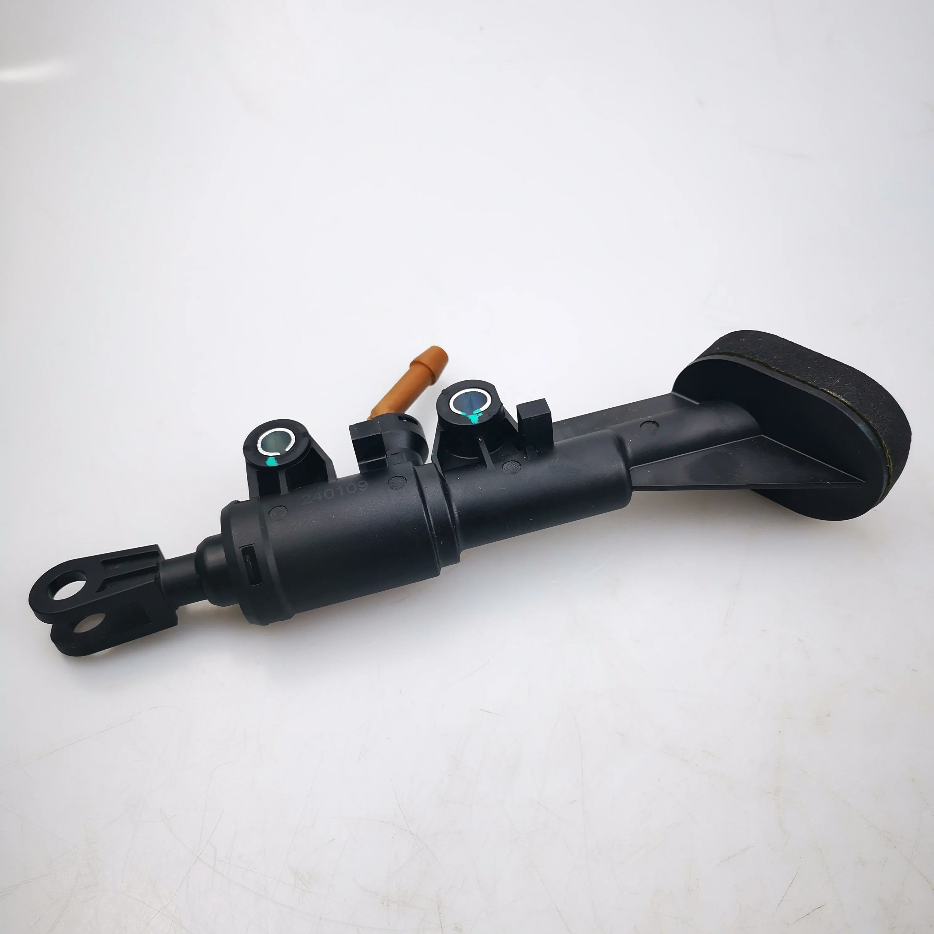 SAIC MAXUS V90 Original Clutch Master Cylinder C00074701 C00218292