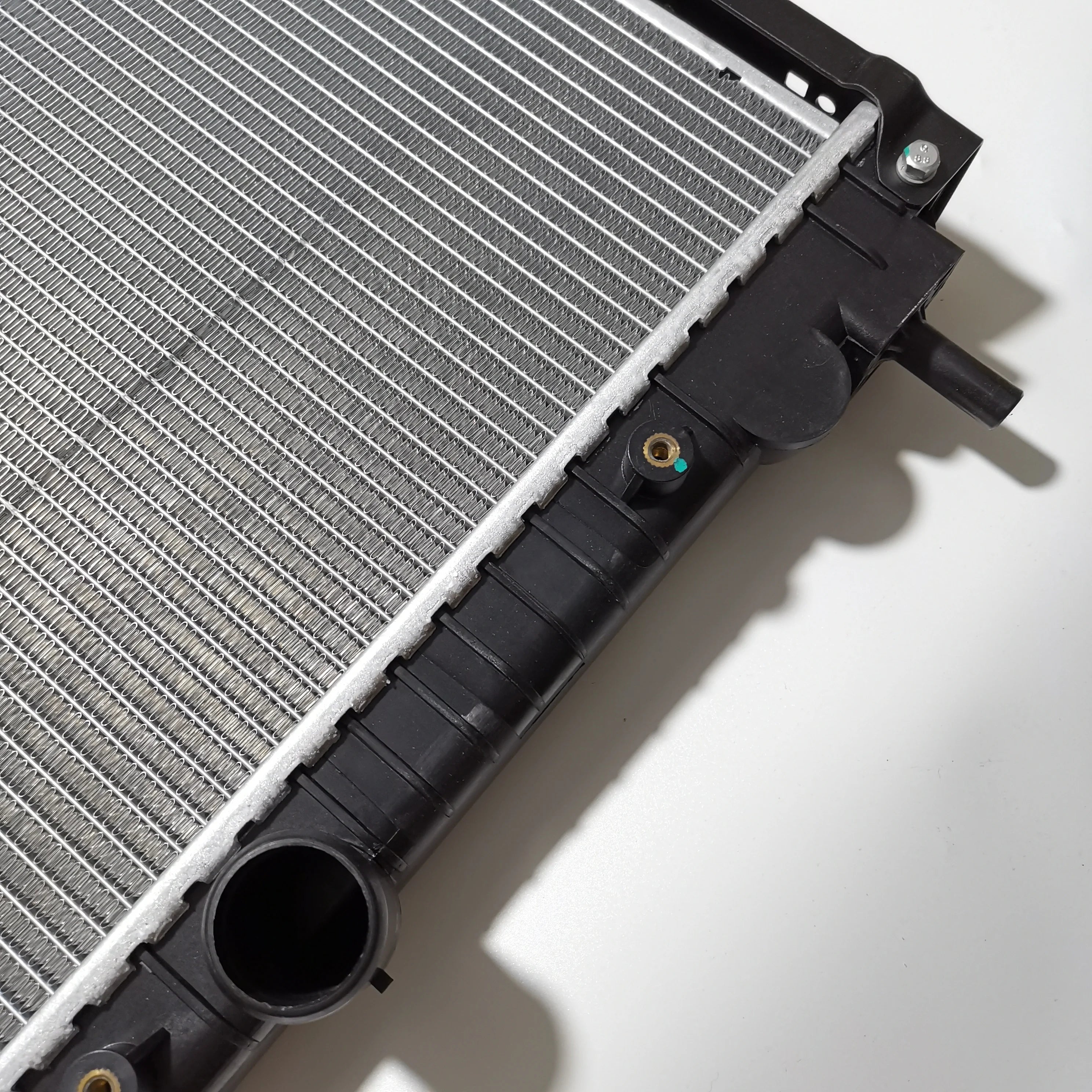 SAIC MAXUS T60 Original Water tank Radiator C00047545 C00146725