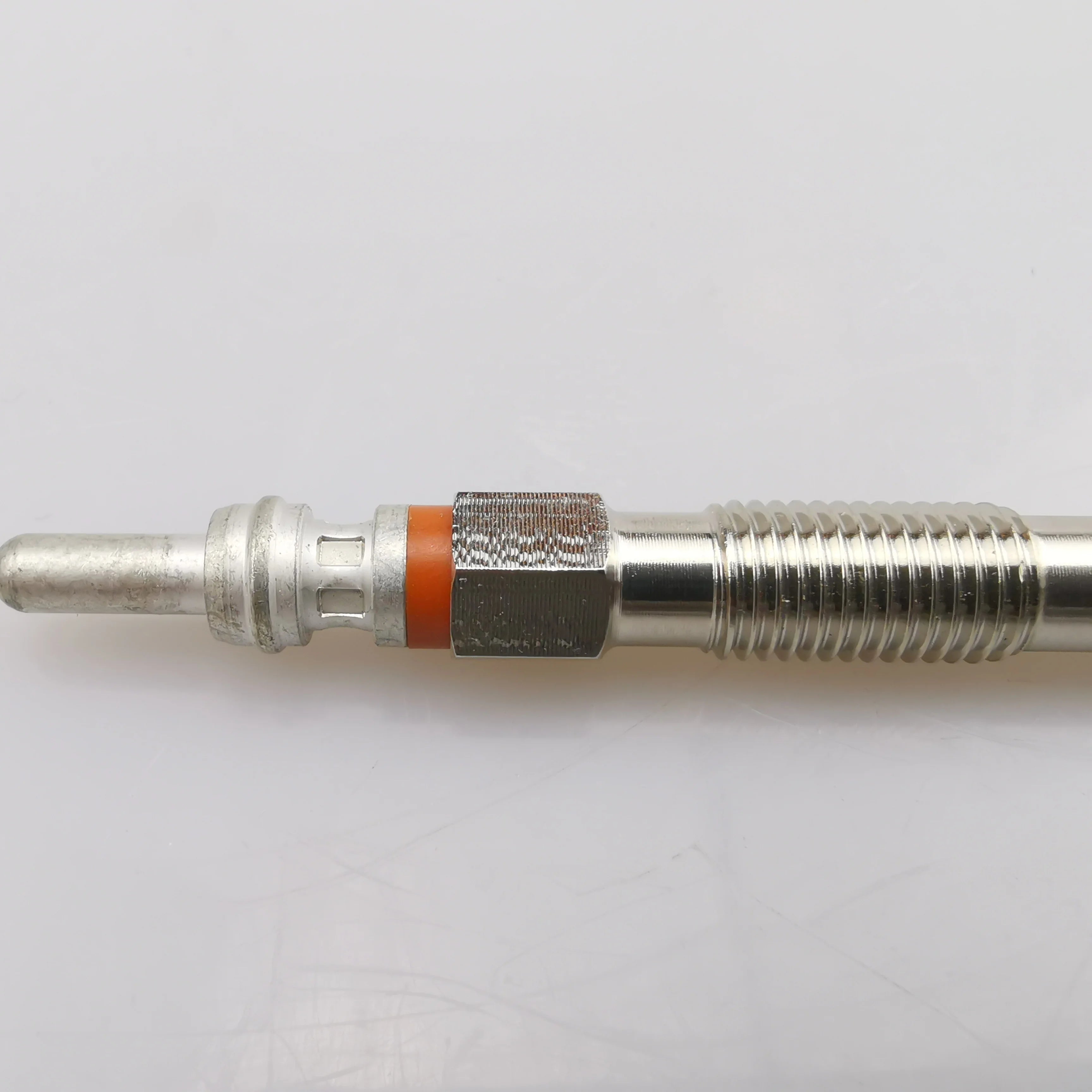 SAIC MAXUS G10 1.9T Original Preheating Plug 10048154 0250523001
