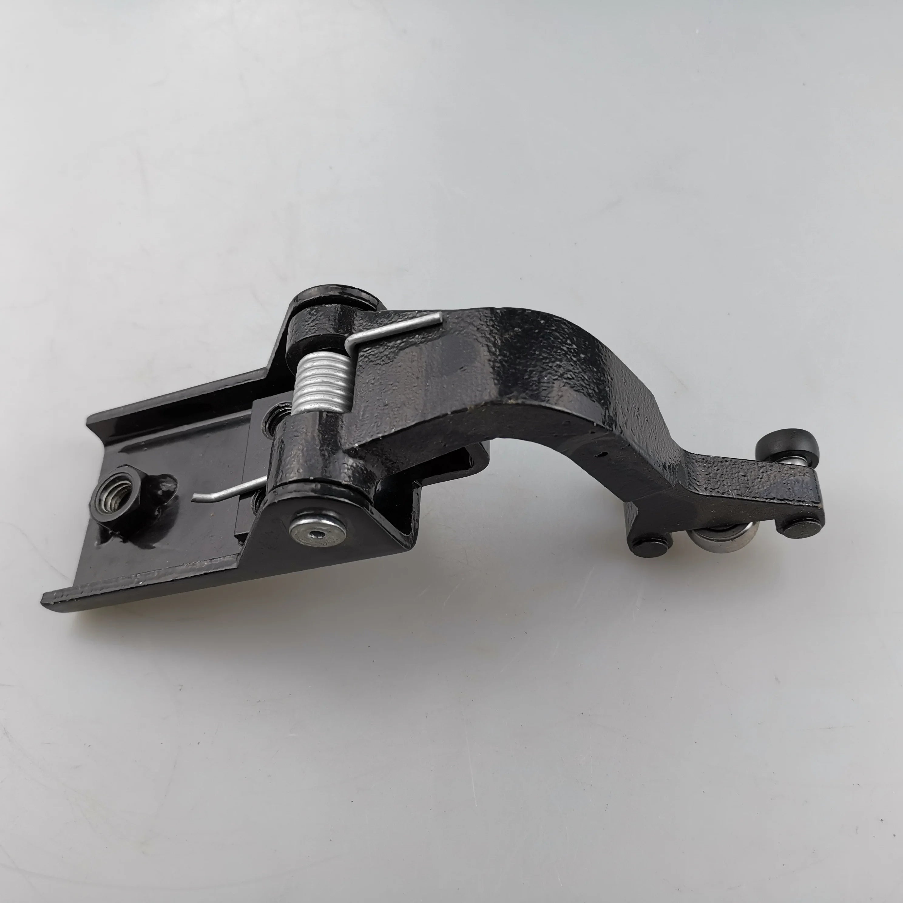 SAIC MAXUS V80 Original Sliding Door Middle Hinge LH C00033187