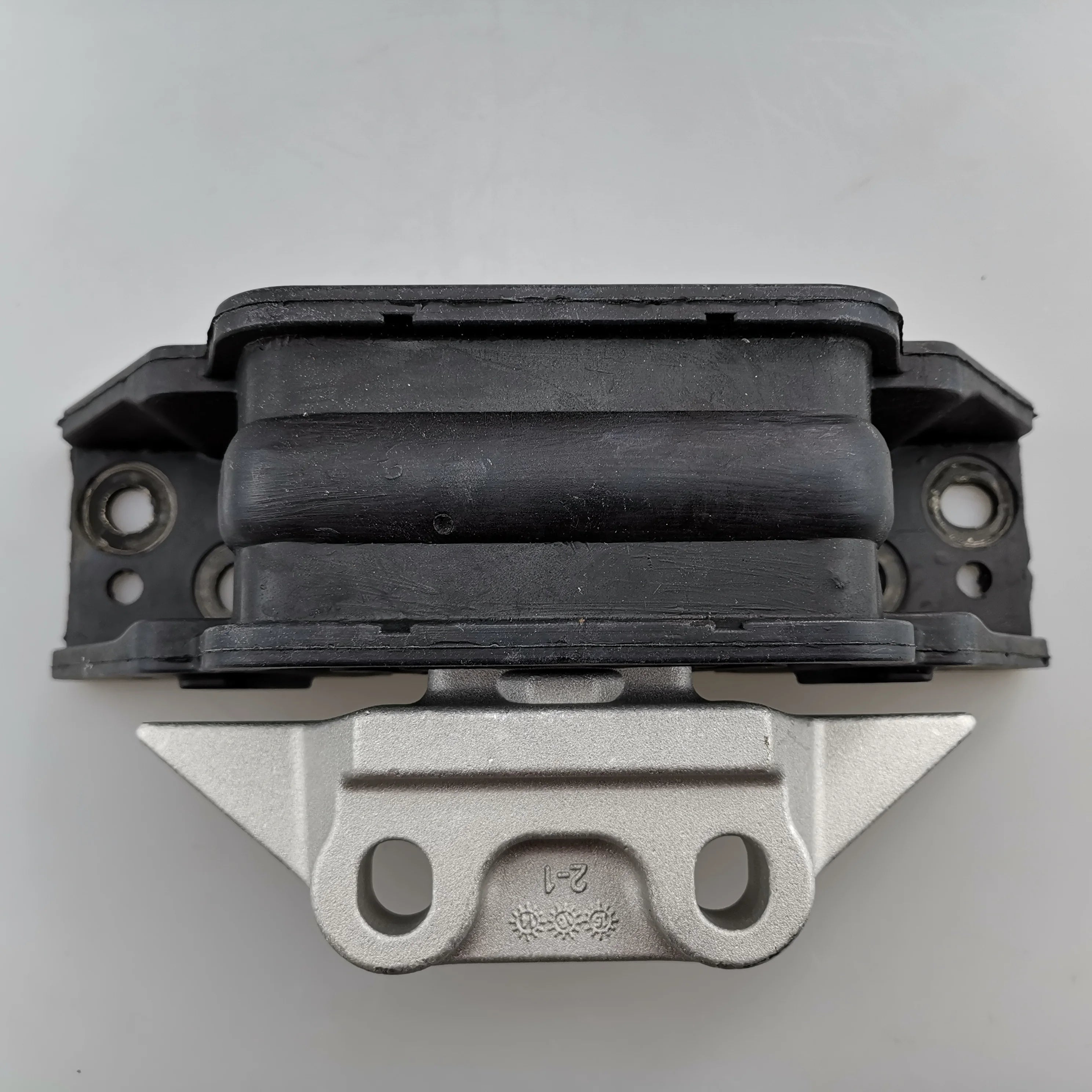 SAIC MAXUS V80 Engine Mount C00015460