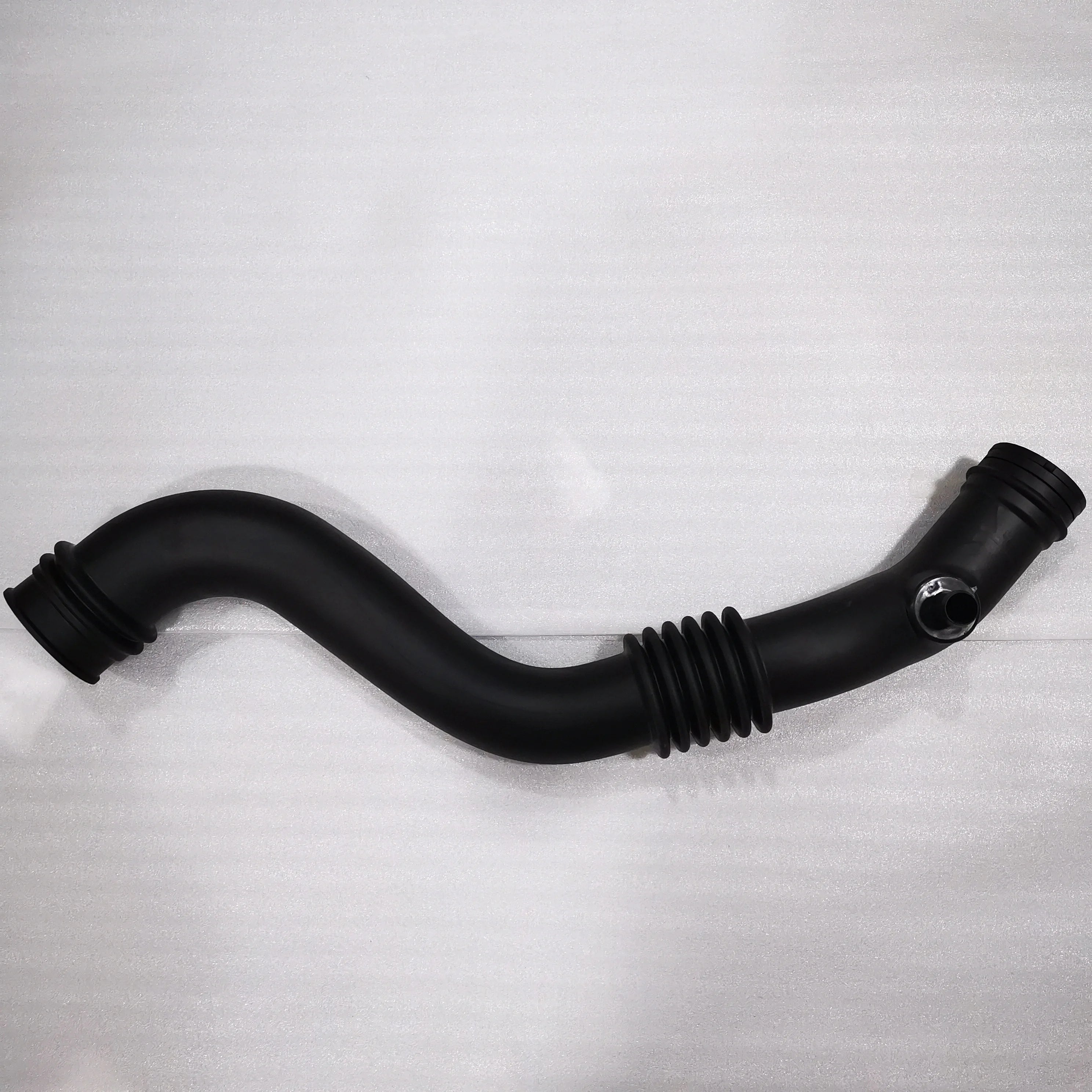 SAIC MAXUS V80 Air Filter to Turbocharger Hard Pipe C00040544