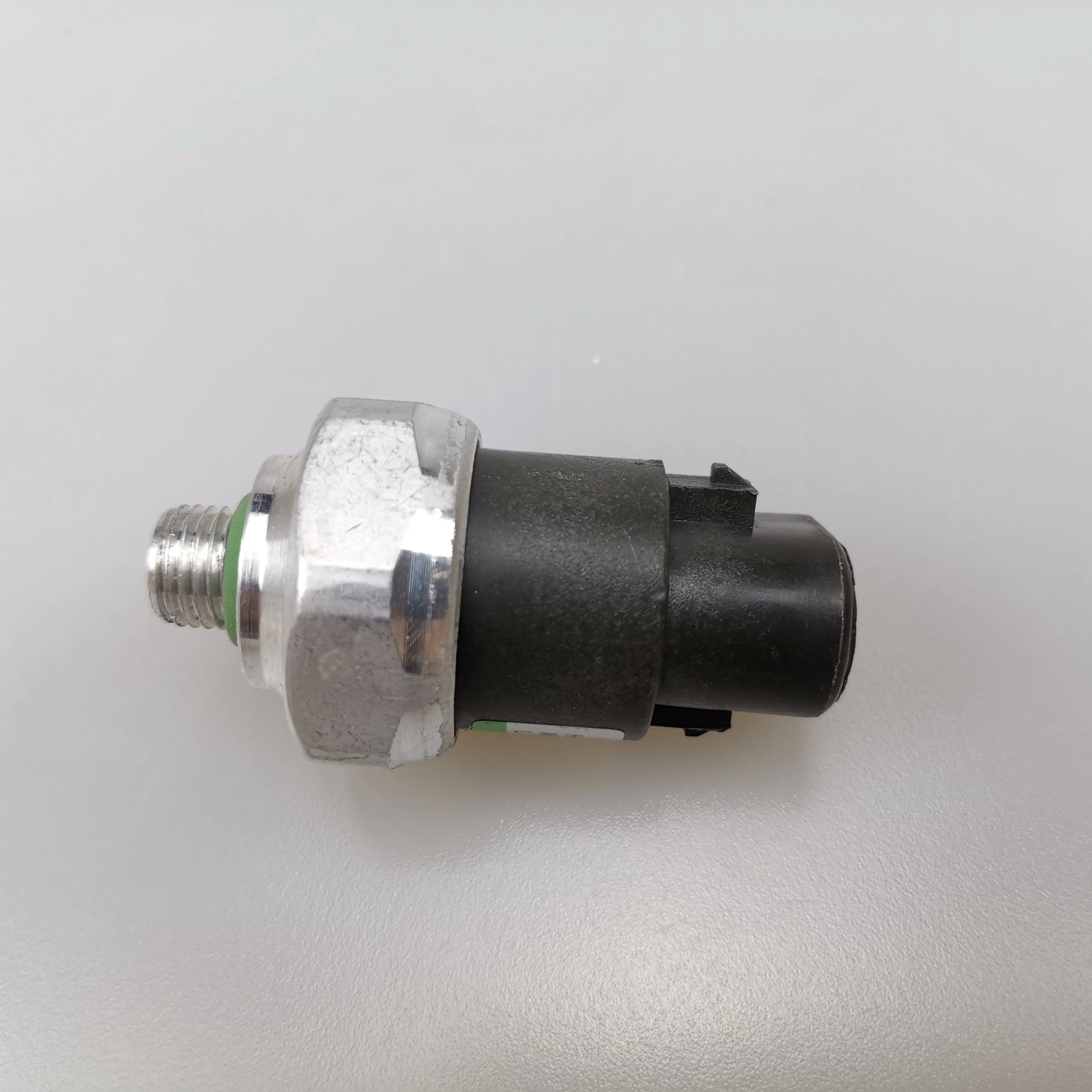 SAIC MAXUS V80 Air Conditioning Pressure Switch